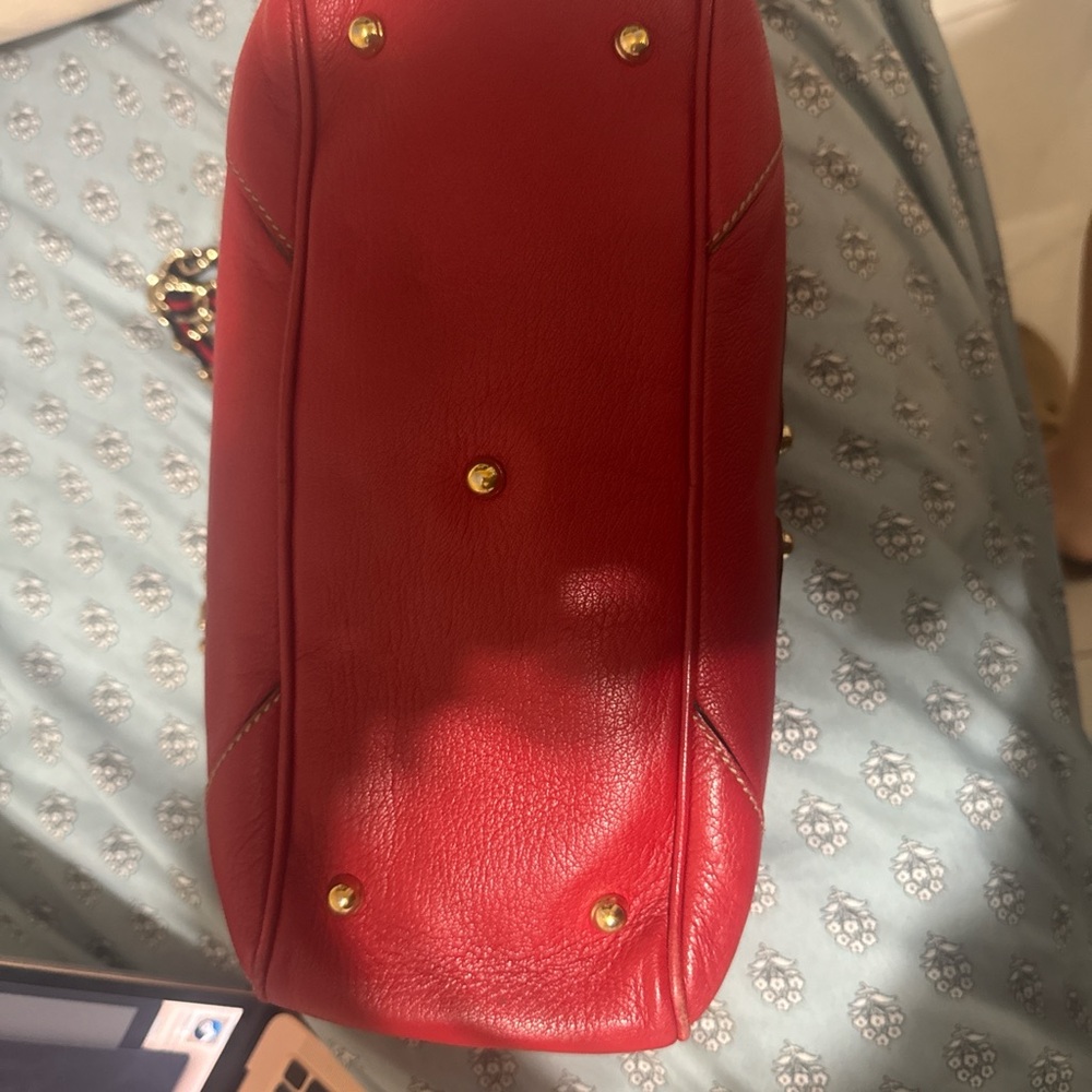Gucci Red Leather Shoulder Bag with Gold Chain - Picture 3 of 6